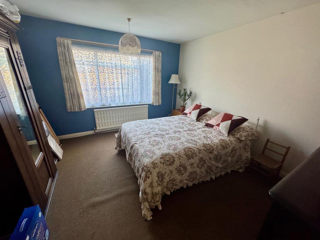 Lot: 36 - DETACHED THREE-BEDROOM BUNGALOW FOR IMPROVEMENT ON APPROX THIRD ACRE PLOT - Bedroom 2